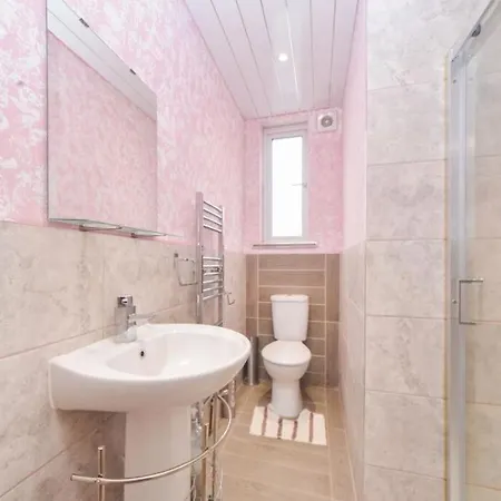 Large Double Room Next To Elisabeth Line Abbey Wood Exterior photo