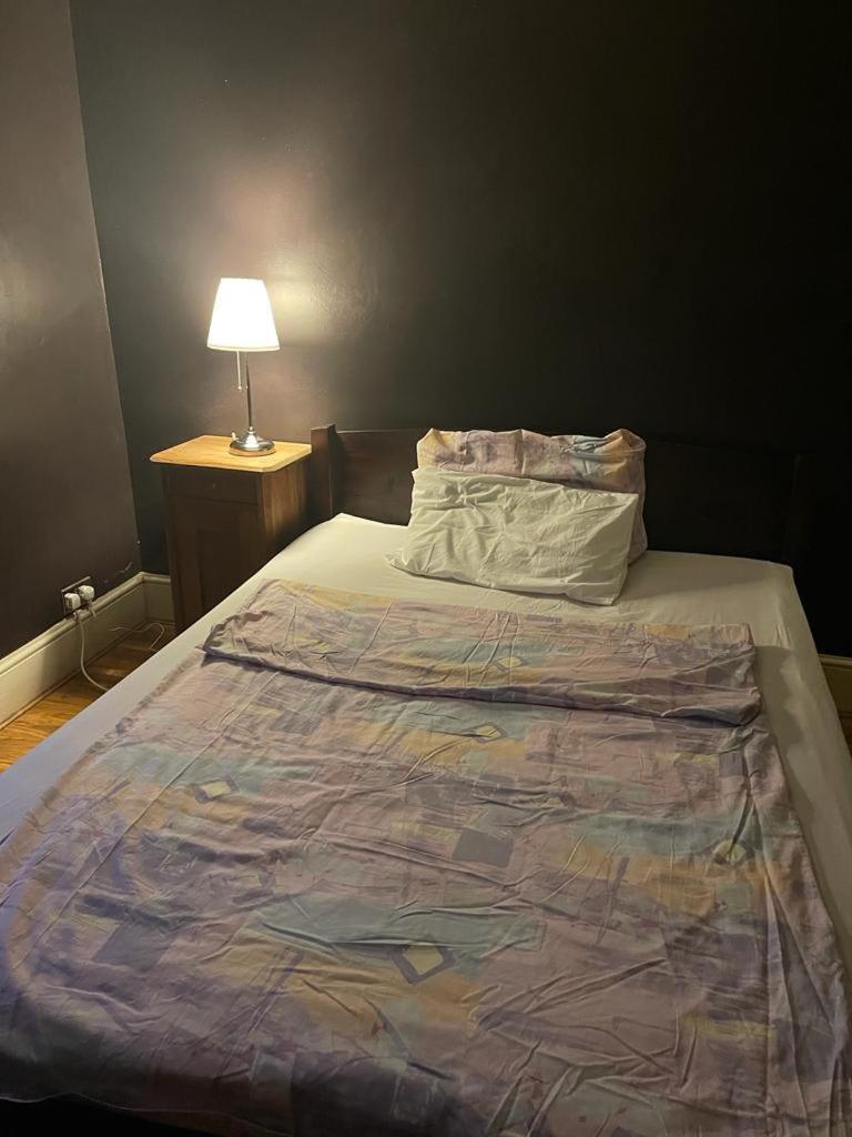 Homestay Large Double Next To Elisabeth Line